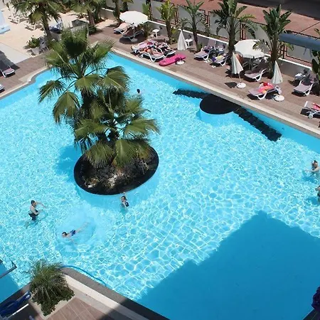 Rey With Big Pool Apartment
