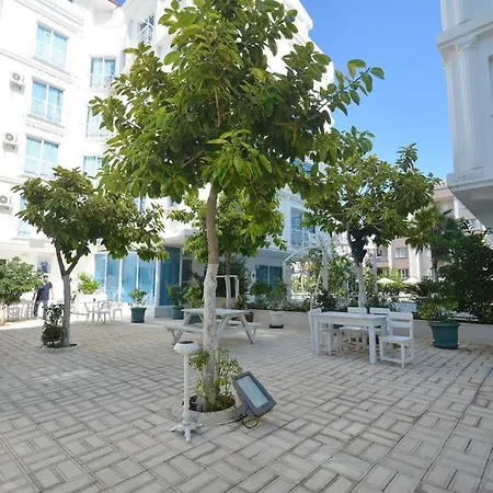 Διαμέρισμα Rey With Big Pool